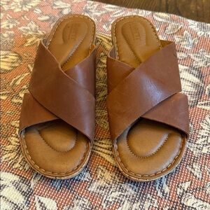 Born Tan Leather Footwear